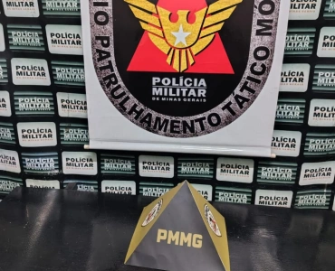 PM prende dois suspeitos após denúncia de ameaça com arma em bar na zona rural de Pará de Minas