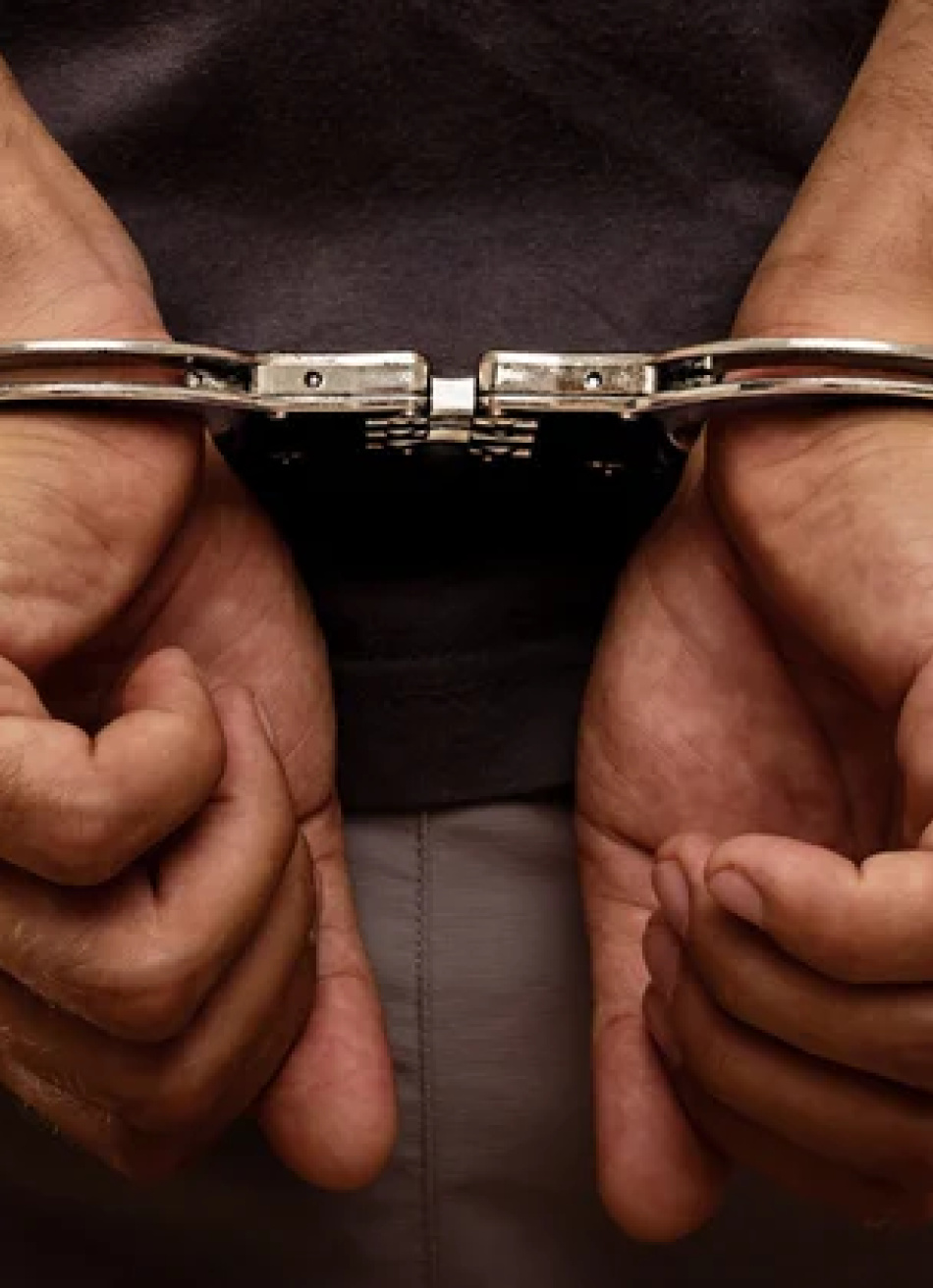 Jovem com passagem por roubo é preso no bairro Jardim América.