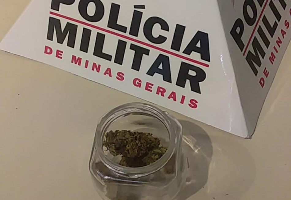 Polícia Militar acaba com festa clandestina em Divinópolis e prende duas pessoas