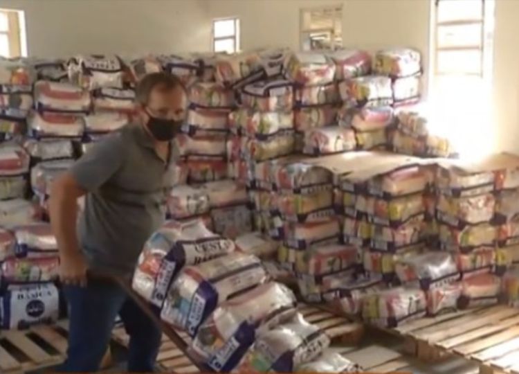 Famílias carentes de 50 municípios da região Centro-Oeste de Minas Gerais vão receber doações de cestas básicas
