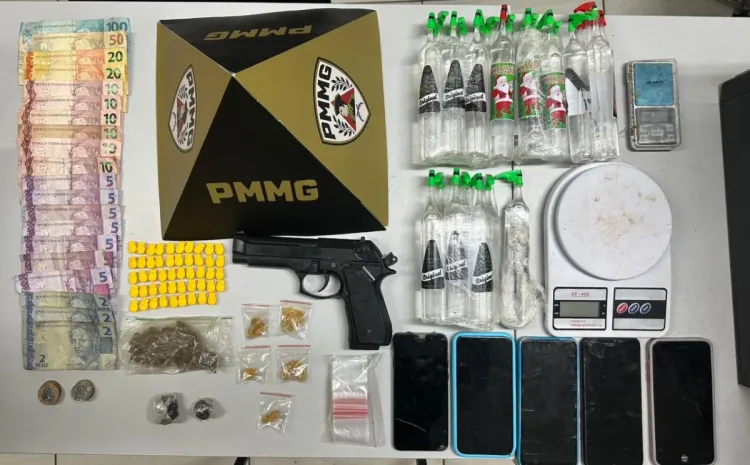 PM Prende dois suspeitos por tráfico de drogas.