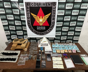 Pará de Minas – Polícia Militar prende dois suspeitos por tráfico de drogas