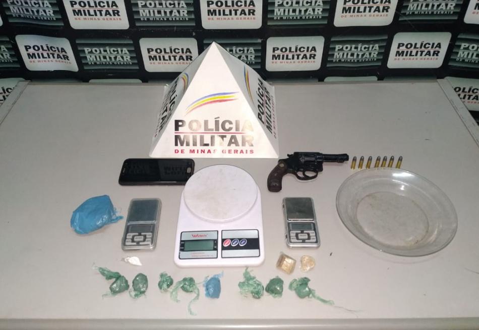 PM prende quatro pessoas em Tavares por porte de arma e tráfico de drogas