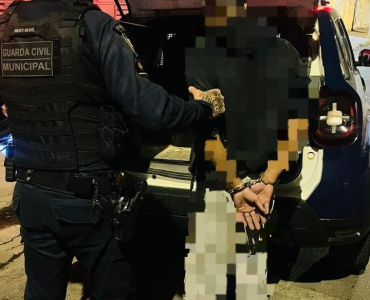 Guarda Civil Municipal detém homem sob efeito de álcool após acidente de trânsito