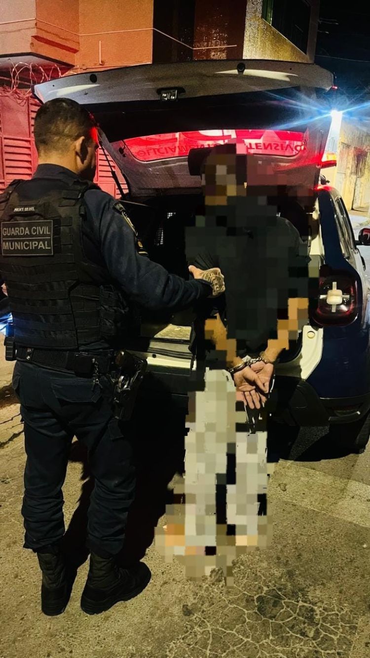 Guarda Civil Municipal detém homem sob efeito de álcool após acidente de trânsito