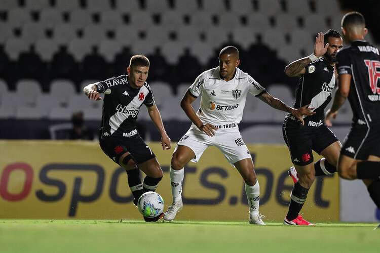 Atlético perde para o Vasco e sonho do título do Brasileirão fica ainda mais distante