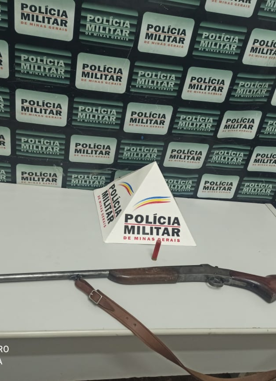 Homem é preso após divulgação em uma rede social de uma foto em que um rapaz aparece com uma arma de fogo