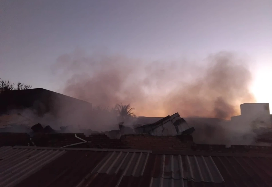Incêndio de grandes proporções destrói galpão de reciclagem em Pará de Minas