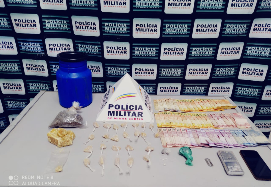 Mulher é presa com drogas no bairro Grão Pará, em Pará de Minas