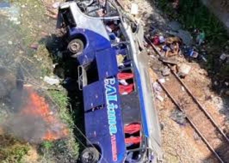 Polícia Civil realiza na manhã desta quarta-feira, na BR 381, a reconstituição do acidente com o ônibus que provocou a morte de 19 pessoas em João Monlevade