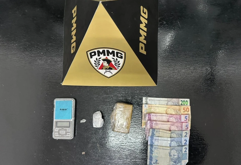 Depois de intensa perseguição, homem é preso por tráfico.