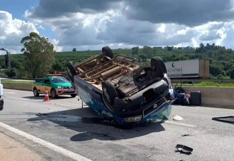 Após capotamento de uma Van na BR 381, próximo de Oliveira, cinco pessoas ficaram feridas