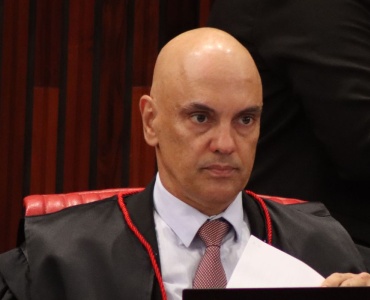 O MINISTRO DO SUPREMO TRIBUNAL ALEXANDRE DE MORAES, VOTA A FAVOR DA DESCRIMINALIZAÇÃO DO PORTE DE MACONHA.