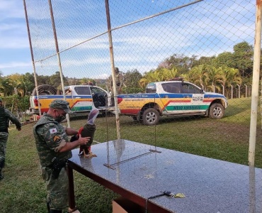 Polícia Militar de Meio Ambiente acaba com rinha de galos em sítio na zona rural de Pará de Minas