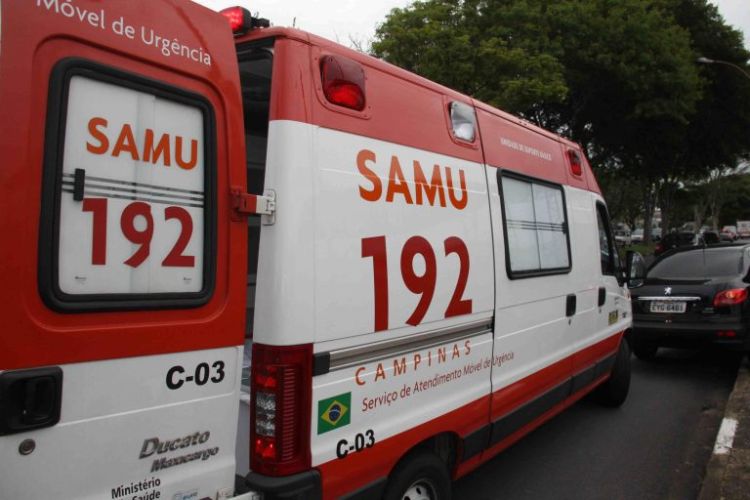 Cinco pessoas ficaram feridas em acidente de carro na entrada do bairro Moreira, em Nova Serrana