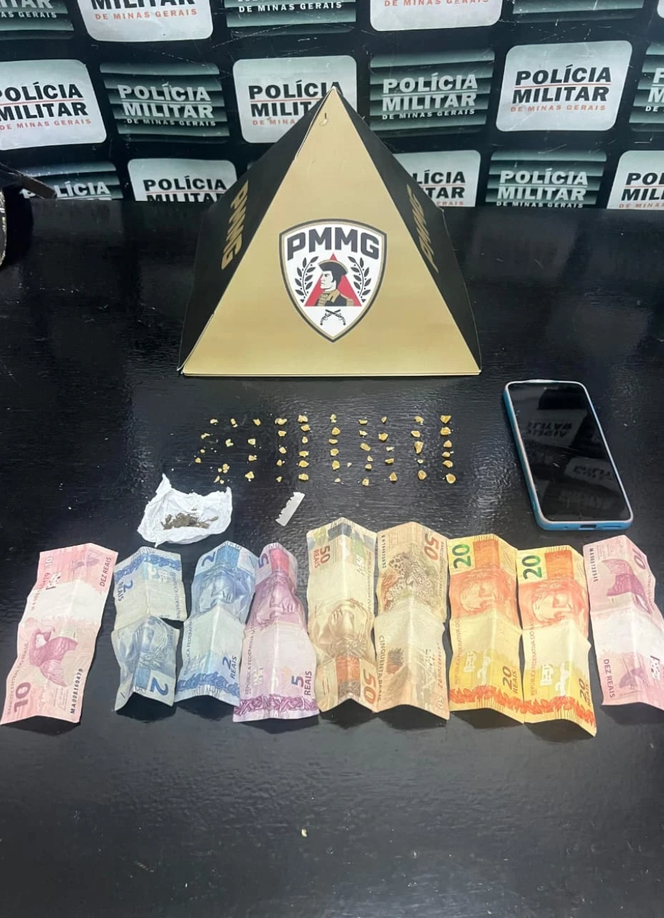 PM apreende adolescente que estava envolvido com tráfico de drogas no bairro São Geraldo.