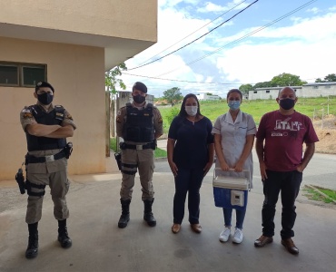 Polícia Militar faz escolta de novas doses da vacina contra a Covid-19 de Divinópolis para Pará de Minas e cidades vizinhas