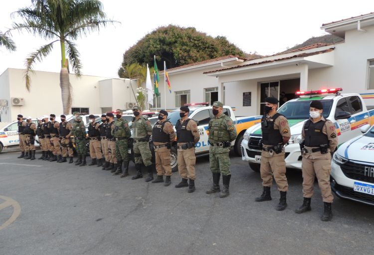 Polícia Militar realizou na noite dessa quinta-feira a Operação Fronteira