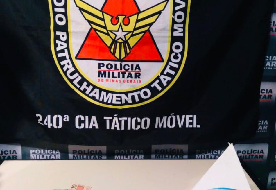 Dupla é presa em Divinópolis com 14 pedras de crack e R$ 15,20 em dinheiro