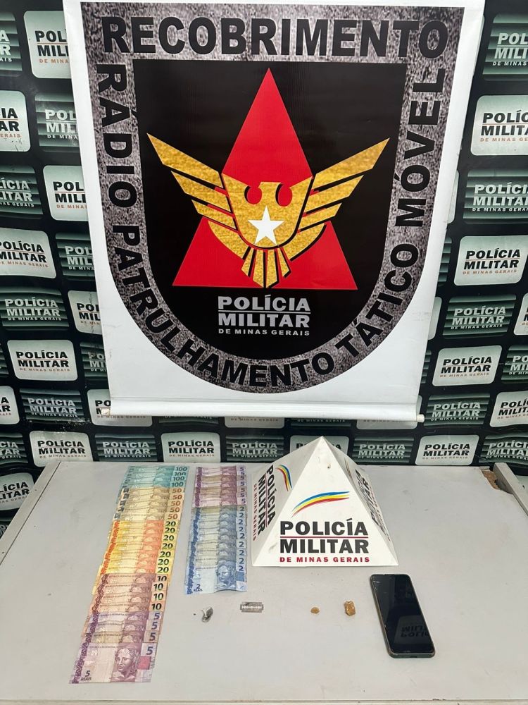 PARÁ DE MINAS - Polícia Militar  prende suspeito de tráfico de drogas.