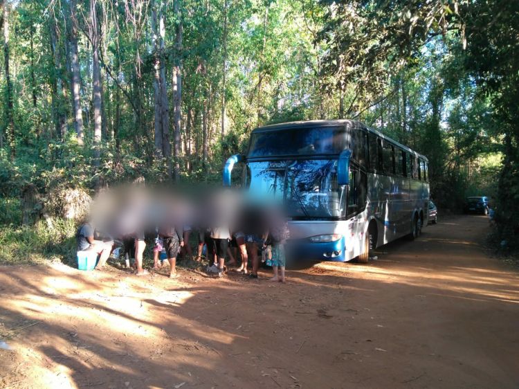 Polícia Militar acaba com festa rave clandestina na zona rural de Itaúna