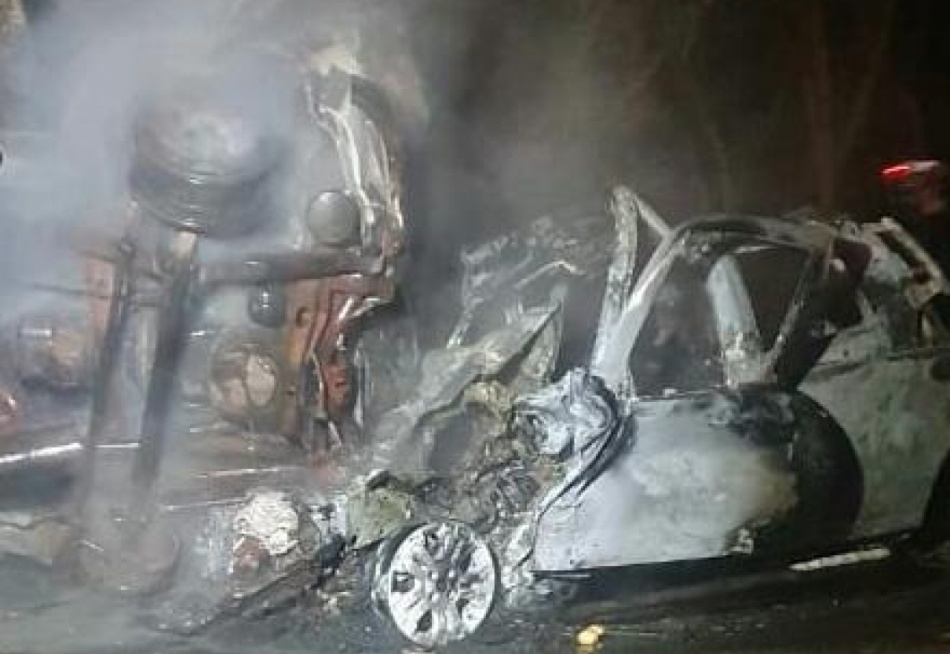 Acidente em Maravilhas provoca a morte de cinco pessoas carbonizadas