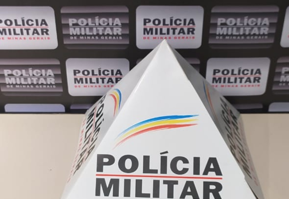Adolescentes suspeitos de roubar um carro em Divinópolis são apreendidos pela Polícia Militar