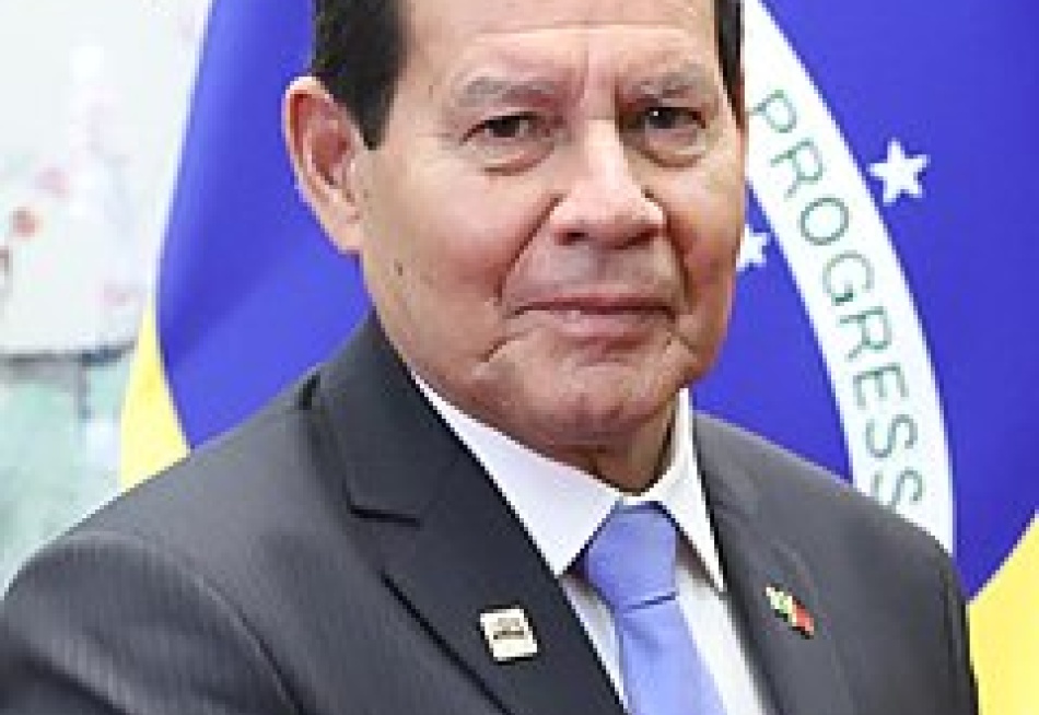 Mourão diz que governo vai comprar vacina contra a Covid-19 desenvolvida pela empresa chinesa Sinovac