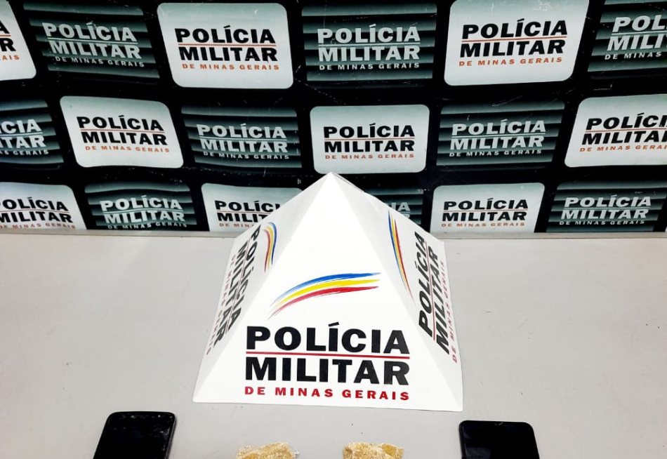 Dupla é presa no bairro Belvedere acusada de tráfico de drogas