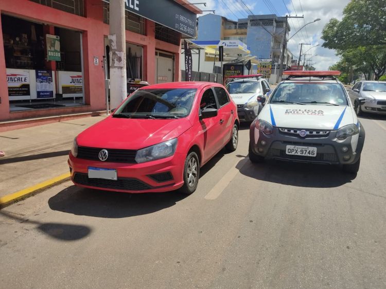 Polícia Militar prendeu em Pará de Minas homem acusado de furtar um carro em Divinópolis