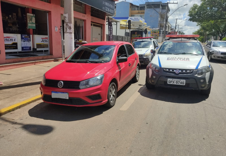 Polícia Militar prendeu em Pará de Minas homem acusado de furtar um carro em Divinópolis
