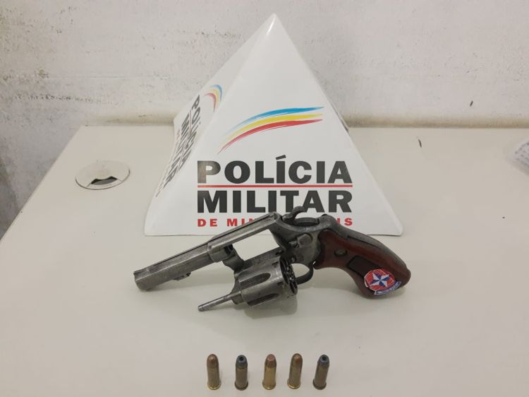 Homem é preso em Bom Despacho com revólver calibre .38 e cinco munições intactas