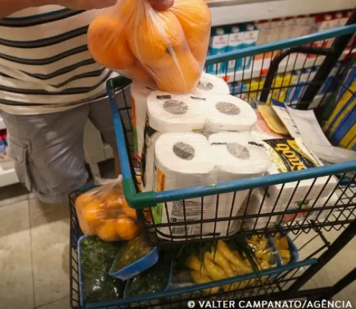 Governo federal reajusta auxílio-alimentação de servidores em 17,5%