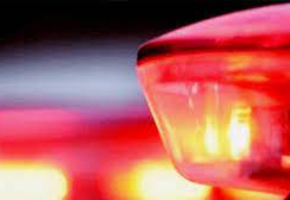 Homem ficou ferido após acidente envolvendo um carro e uma moto no bairro Santo Antônio