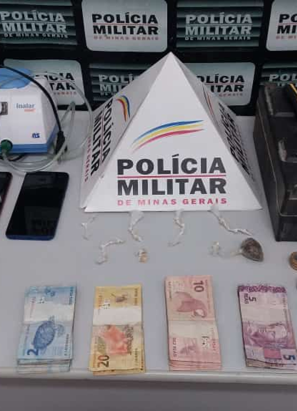 SUSPEITOS POR TRÁFICO DE DROGAS NO BAIRRO AZEMBEQUE