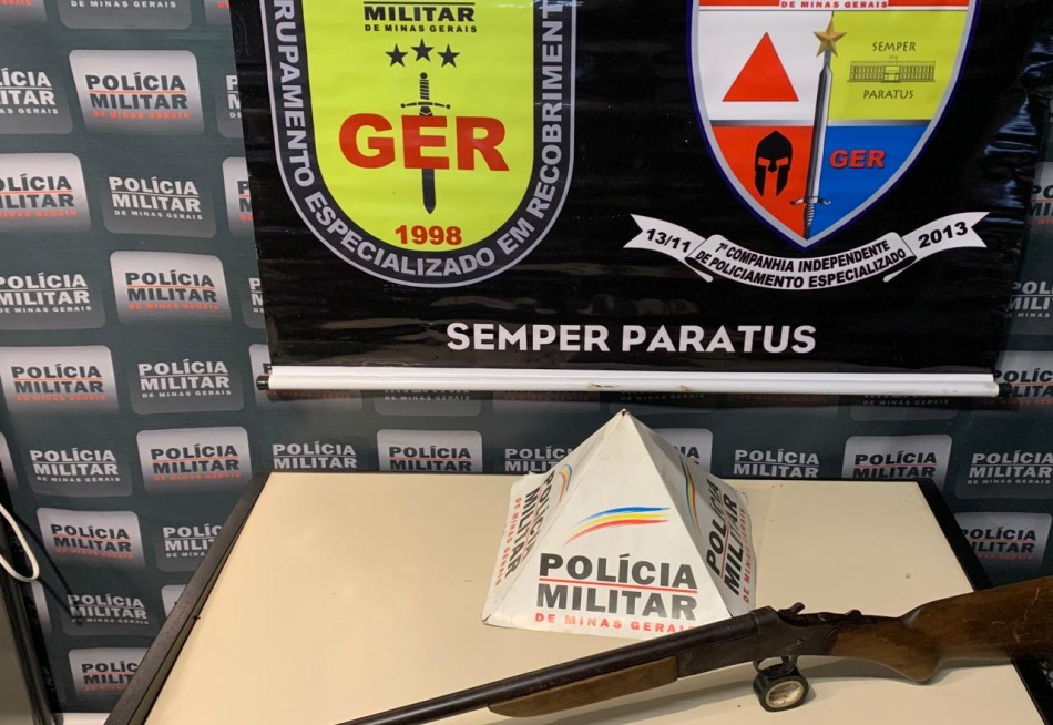 Polícia Militar apreende espingarda em zona rural de Divinópolis