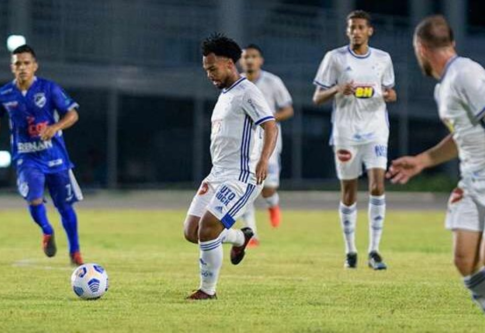 Cruzeiro empatou com o São Raimundo-RR e garantiu vaga na segunda fase da Copa do Brasil