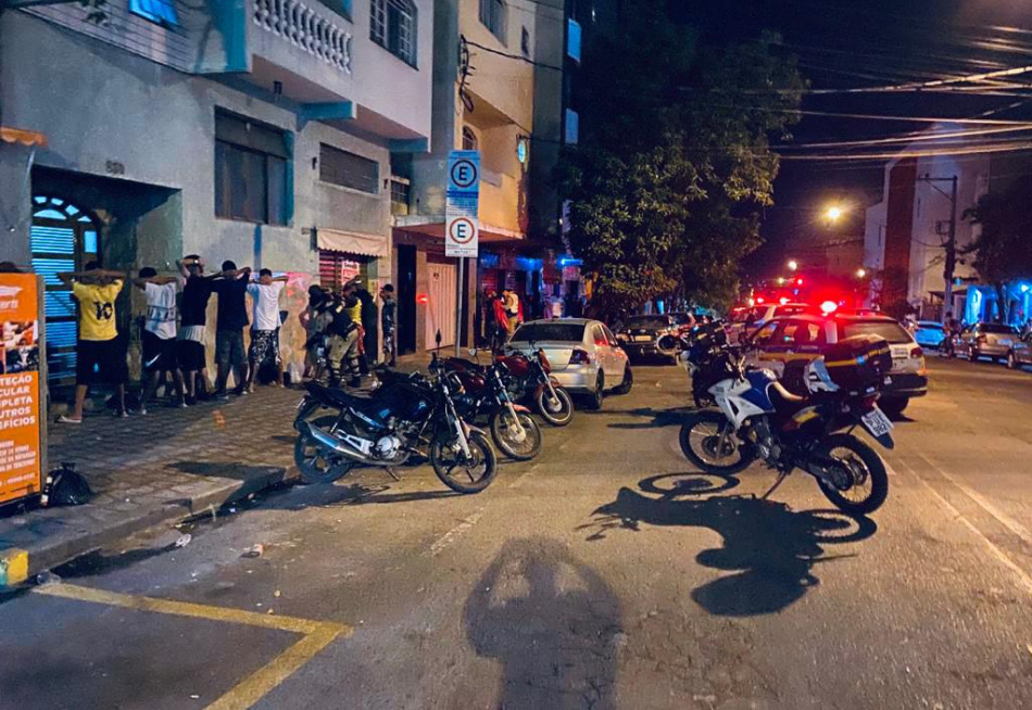 Operação da PM na área central de Divinópolis coíbe crimes e perturbação do sossego