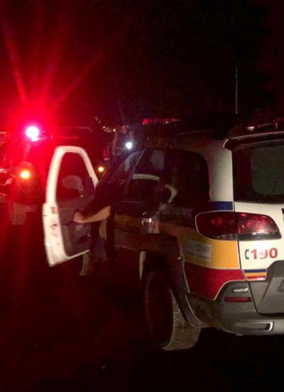 Polícia Militar acaba com festa de som automotivo em Nova Serrana