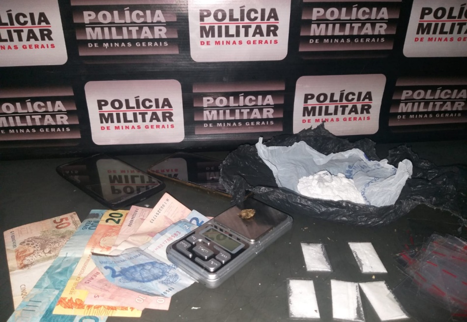 Dupla é detida em Bom Despacho por envolvimento com o tráfico de drogas