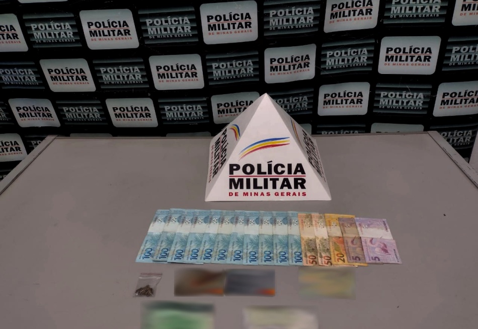 Adolescente é preso no centro de Pará de Minas após roubar uma carteira