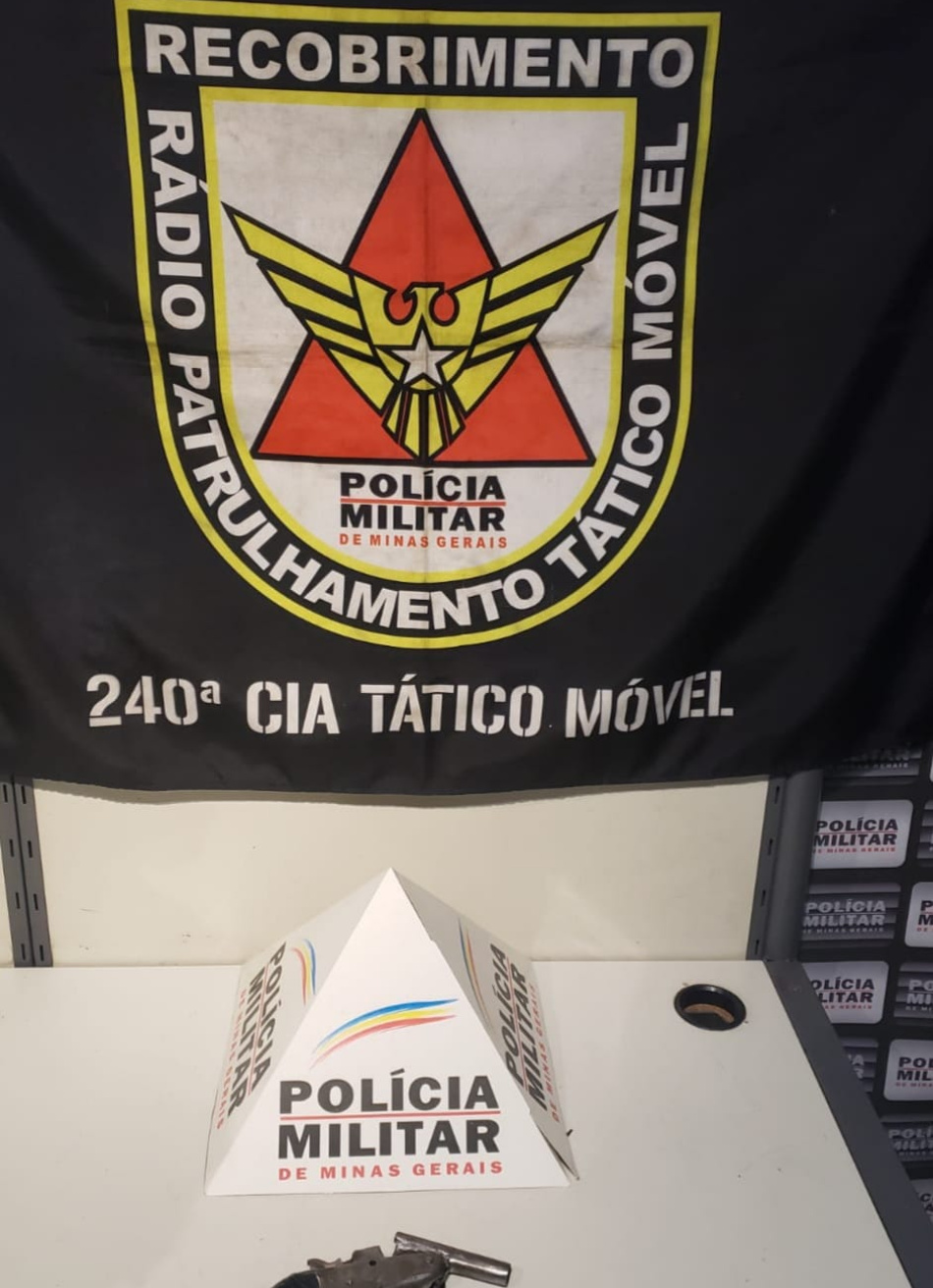 Menor é apreendido em Divinópolis por posse ilegal de arma de fogo e receptação de moto roubada