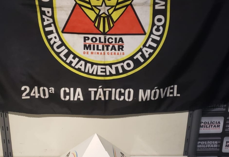 Menor é apreendido em Divinópolis por posse ilegal de arma de fogo e receptação de moto roubada