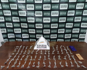 Pará de Minas – Polícia Militar apreende adolescente suspeito de envolvimento com tráfico de entorpecentes no bairro Cecília Meireles