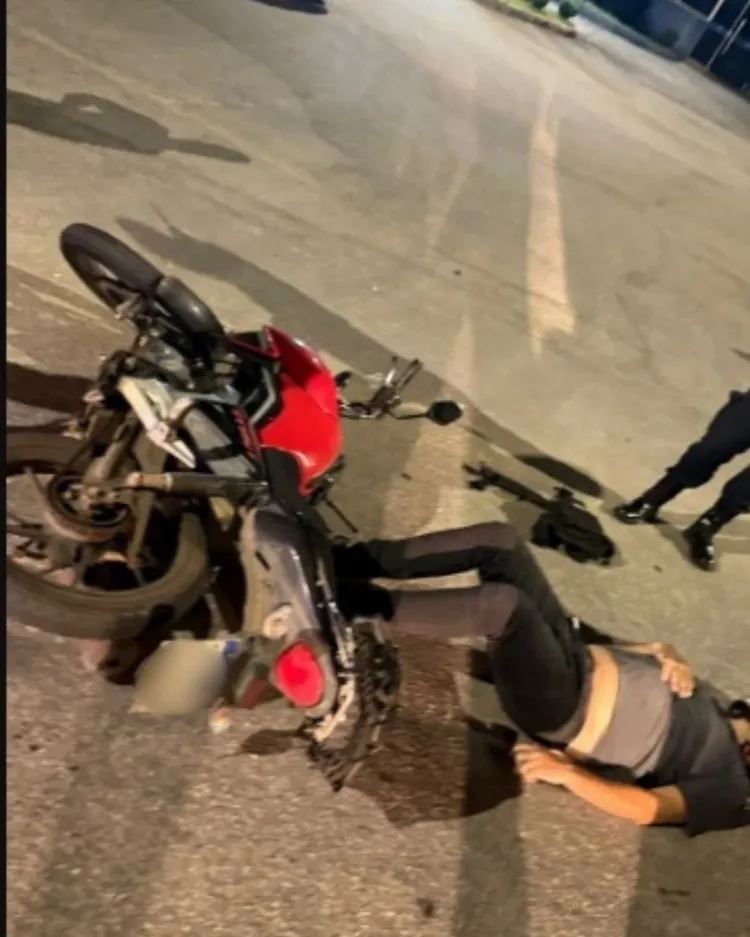 Colisão  entre carro e motocicleta  é registrado na  Av Presidente Vargas