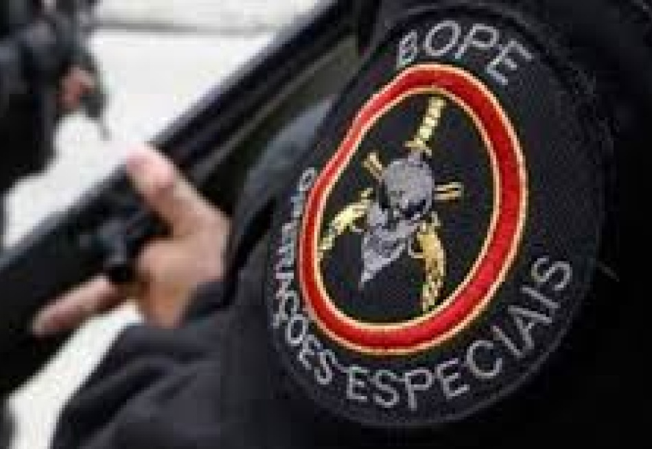 Depois de fazer a ex-companheira de refém, homem se entrega à Polícia Militar em Belo Horizonte