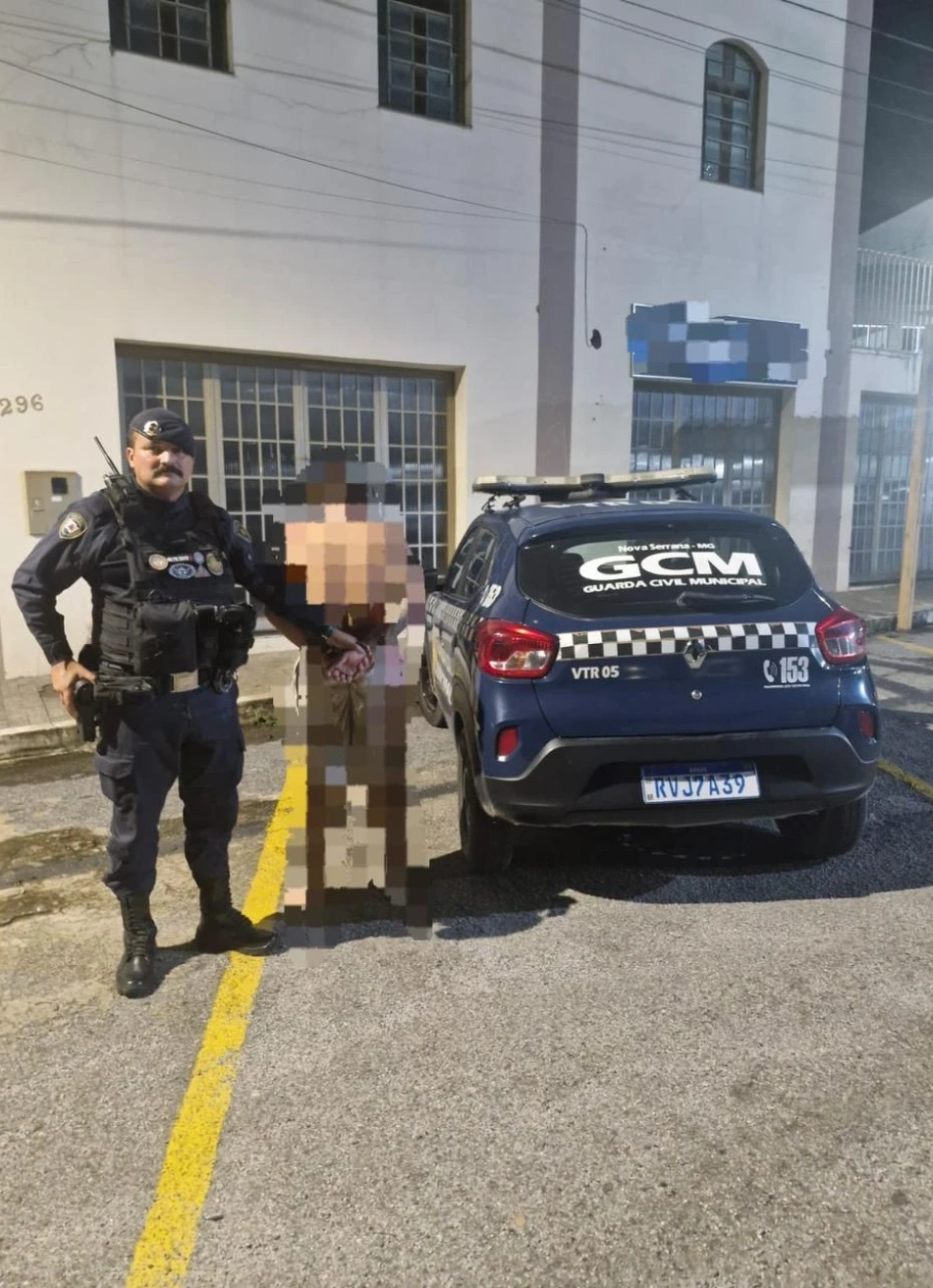 Homem é preso após agredir companheira com uso de cão em Nova Serrana