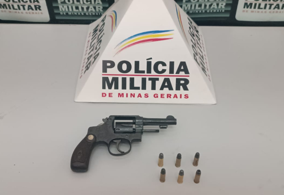 PM RETIRA MAIS UMA ARMA IRREGULAR DAS RUAS.