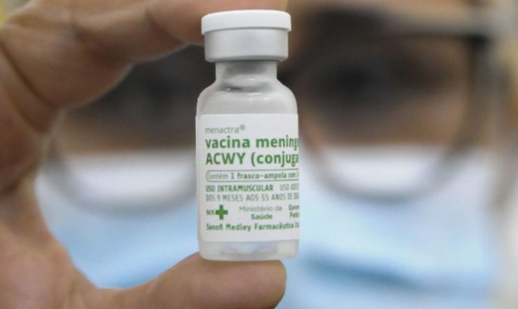 Vacinação contra meningite busca menores de 11 anos com dose em atraso no Brasil