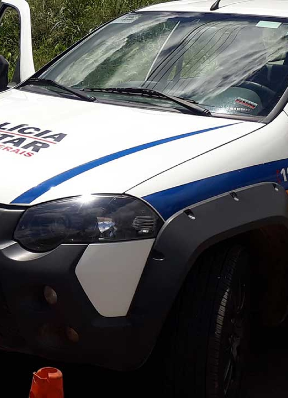 PM PRENDE JOVEM QUE REALIZAVA DIREÇÃO PERIGOSA NO CENTRO DA CIDADE, COM ELE FOI APREENDIDO UM CIGARRO DE MACONHA.